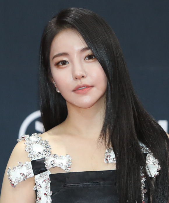그룹 브레이브걸스 멤버 유정이 지난 25일 아이돌 활동에 대한 고민을 털어놨다. 사진은 유정 모습. /사진=뉴스1