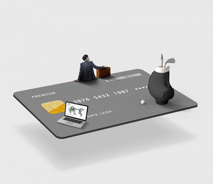 카드사들이 고객만을 위한 '캐디'로 변신하고 있다. 고액의 연회비를 내는 프리미엄 고객을 위해 제휴 골프장 이용 시 혜택이나 홀인원 성공 축하금 제공 등은 물론 마음 놓고 골프를 연습할 수 있는 공간도 마련했다./사진=이미지투데이