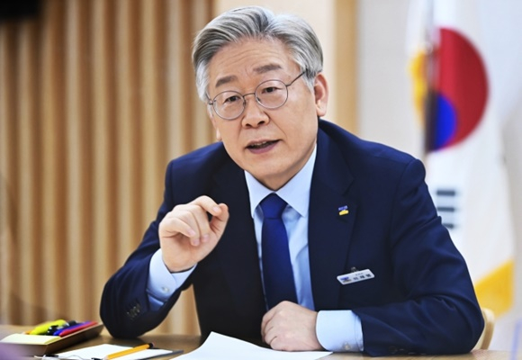 이재명 전 경기도지사의 이른바 '탈 한컴' 선언으로 공공기관 소프트웨어(SW) 시장에 지각변동이 일어나고 있다. /사진=뉴시스