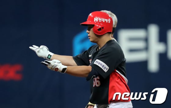 [사진] 4회초 2루타 쳐낸 기아 이창진