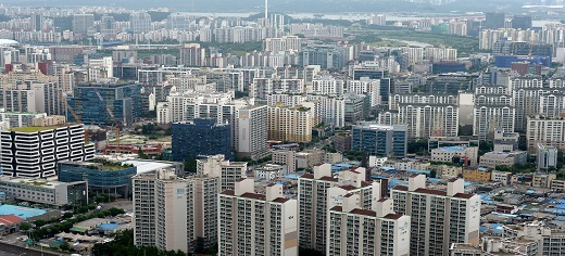 한국부동산원의 주간 아파트수급 동향에 따르면 6월 넷째 주(27일 기준) 서울 아파트 매매수급지수는 지난주보다 1.1포인트 내려간 87.0로 집계됐다. /사진=뉴시스