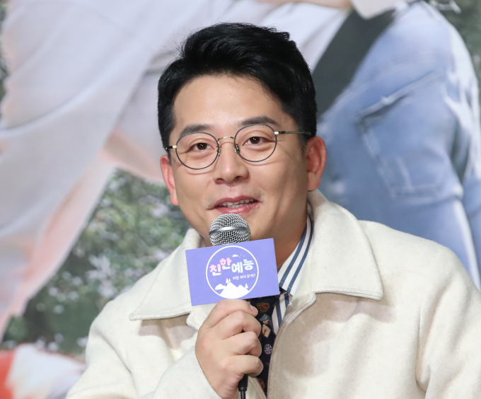 코미디언 커플 김준호와 김지민이 방송에서 재밌는 러브스토리를 대방출했다. 사진은 지난 2020년 김준호가 MBN '친한예능' 프로그램 제wkr발표회에 참석했던 모습. /사진=뉴시스