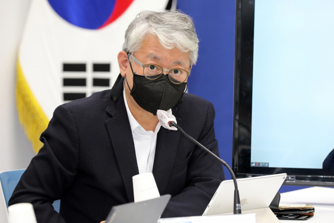 조응천 더불어민주당 의원이 당대표 출마 불허에 반발하는 박지현 전 공동비상대책위원장에게 "너무 나갔다"며 일침을 가했다. 사진은 조의원이 지난 3월16일 오전 광주 서구 더불어민주당 광주시당 대회의실에서 열린 광주 현장 비대위회의에서 모두발언하는 모습. /사진=뉴스1  