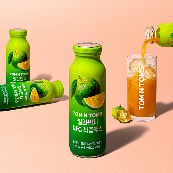 토종 카페 브랜드 탐앤탐스가 신제품 '깔라만시 NFC 착즙주스(245ml)'를 출시했다.(탐앤탐스 제공)