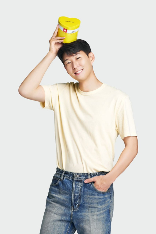 경남제약이 대표 제품 레모나의 새로운 모델로 축구스타 손흥민 선수를 선정했다. /사진=경남제약