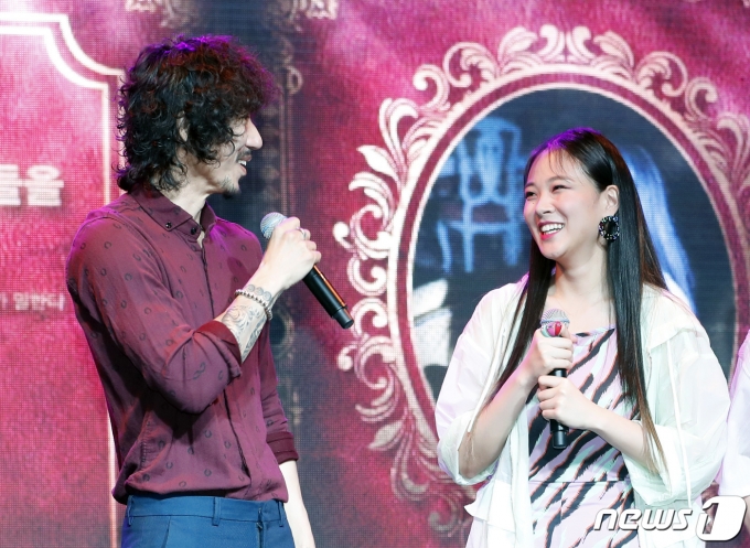 타이거 JK(왼쪽)와 비비 2019.6.12/뉴스1