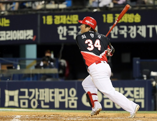 롯데 자이언츠가 기아 타이거즈와의 경기에서 0-23으로 KBO리그 역사상 최다 득점차 대패를 당했다. 사진은 최형우(기아). /사진=뉴스1