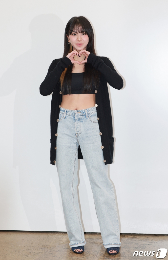 [사진] 트와이스 채영, 복근 살짝
