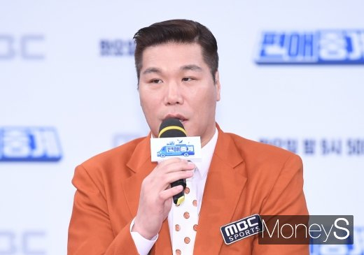 방송인 서장훈이 재혼에 대한 생각을 밝혔다. 사진은 지난 2019년 11월 MBC 골든마우스홀에서 열린 MBC 예능 '편애중계' 제작발표회에 참석한 방송인 서장훈. /사진=장동규 기자
