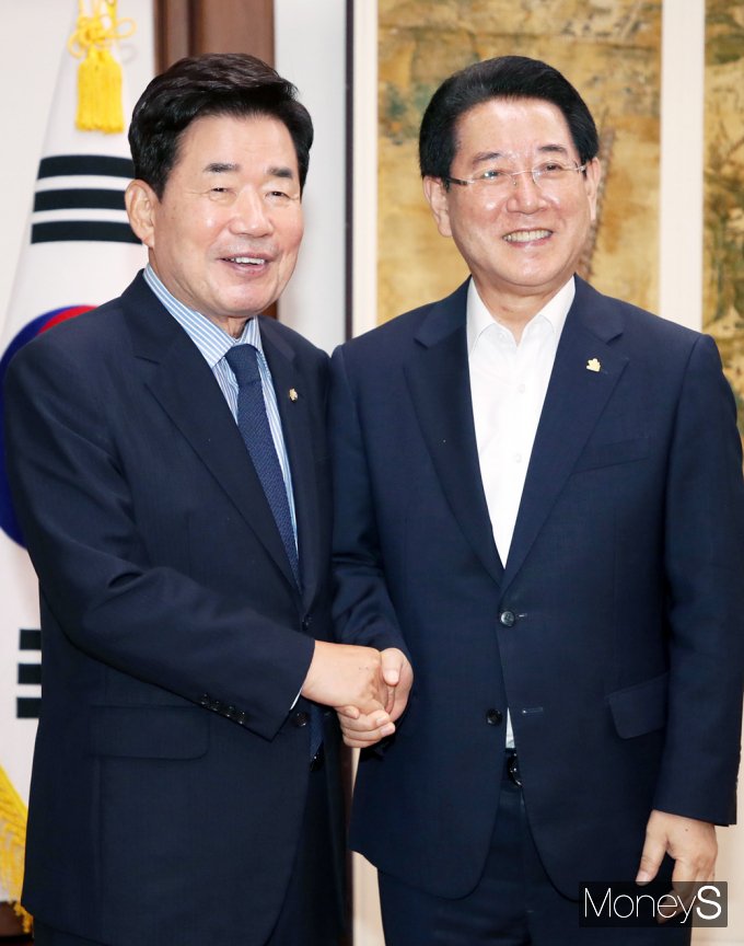 [머니S포토] 김영록 전남지사, 김진표 국회의장 예방