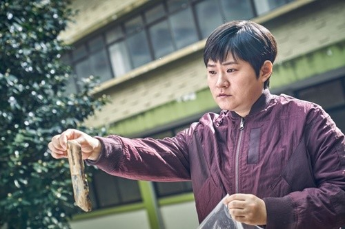 개그맨 김신영이 영화 '헤어질 결심'에서 연수 역할을 맡아 놀라운 연기력을 선보였다. /사진=CJ ENM 제공