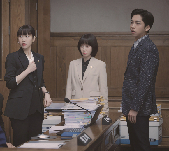 '이상한 변호사 우영우'(우영우)는 넷플릭스에서 8월 셋째 주(15~21일) 총 7743만 시간의 시청 시간을 기록하며 글로벌 톱10 통계에서 '비영어권 TV 프로그램' 부문 1위를 차지했다. /사진=ENA
