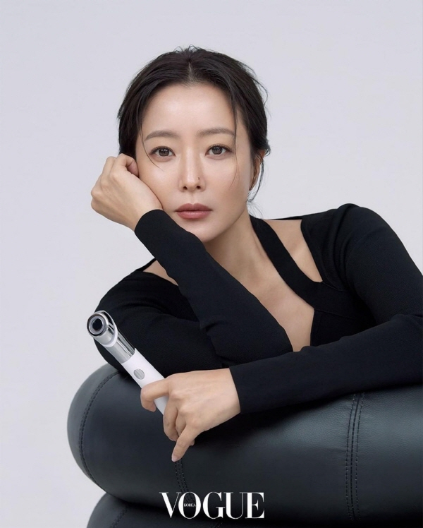 사진=김희선 인스타그램/ 보그