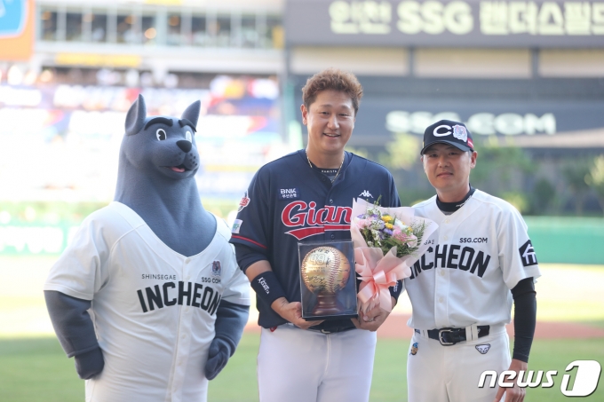 28일 인천 SSG랜더스필드에서 이대호의 은퇴투어 행사가 진행되고 있다. (SSG 랜더스 제공)