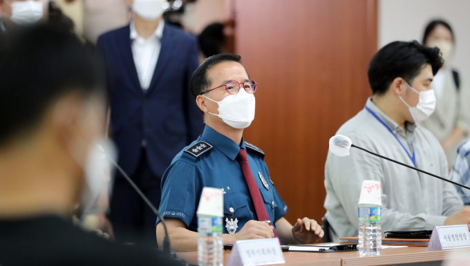 김광호 서울경찰청장이 이준석 국민의힘 대표의 성 접대 의혹 수사 개입에 대해 부인했다. 사진은 지난달 29일 서울 종로구 서울지방경찰청에서 열린 경찰국 관련 간담회에 참석한 김 청장. /사진=뉴시스