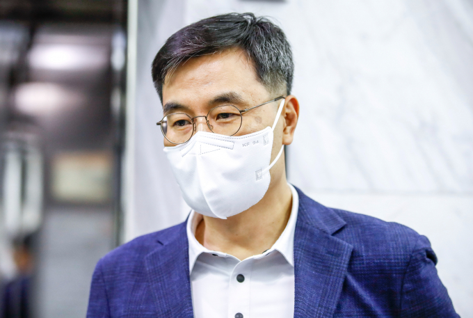전익수 공군 법무실장이 고 이예람 중사 특별검사팀에 또 다시 소환된다. 사진은 지난 27일 사건을 수사 중인 특검에 출석하며 취재진의 질문에 답하는 전 실장. /사진=뉴시스