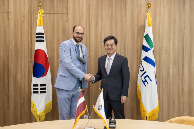 김동연 경기도지사 주한 라트비아 대사 접견. / 사진제공=경기도