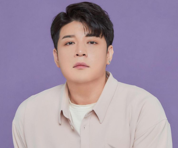 그룹 슈퍼주니어 멤버 신동이 남미 공연 중 무대 위로 속옷과 피임 기구를 던지는 팬들 때문에 당황했던 일화를 떠올렸다. /사진=신동 인스타그램