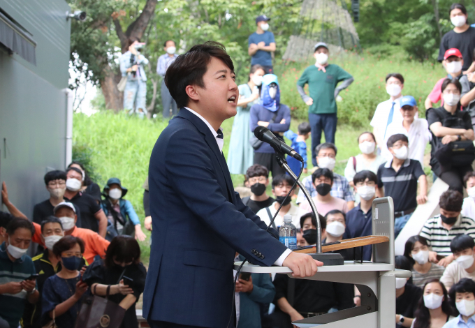 이준석 국민의힘 전 대표가 페이스북을 통해 권성동 의원이 "윤핵관이라는 표현을 삼가달라"고 말한 것을 지적했다. 사진은 기사 내용과 무관. /사진=뉴스1 