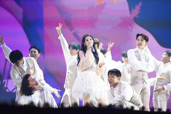 가수 아이유가 자신의 곡 '팔레트'와 '좋은날'을 콘서트 공연 리스트에서 제외할 것이라고 밝혔다. /사진=이담엔터테인먼트 제공
