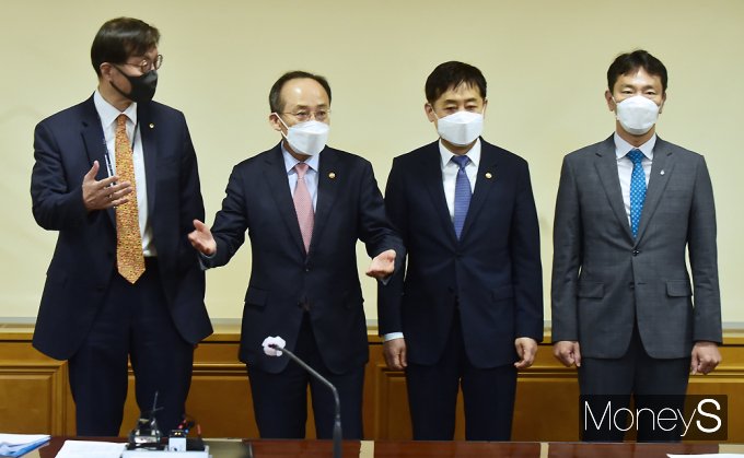 ▲ 이창용 한국은행 총재(왼쪽부터), 추경호 경제부총리, 김주현 금융위원장, 이복현 금융감독원장.