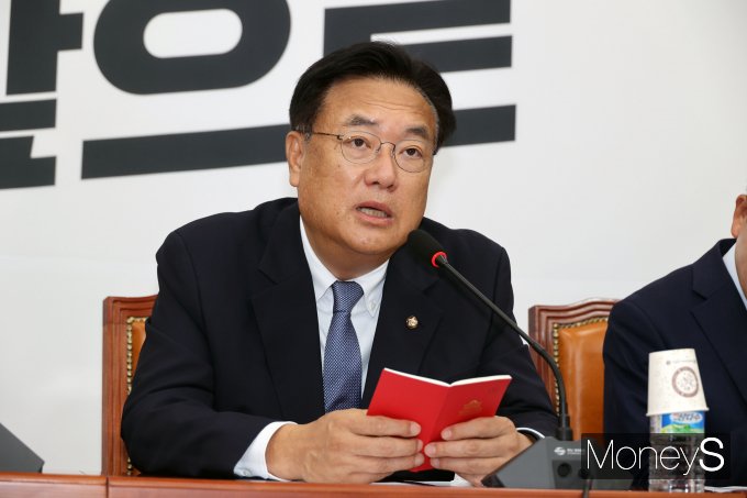 [머니S포토] 정진석 비대위원장 