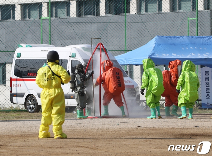 29일 오후 서울 서초구 경찰특공대에서 드론이 폭발물을 탑재한 상황을 가정한 대테러 관계기관 합동 훈련이 진행되고 있다. 2022.9.29/뉴스1 ⓒ News1 신웅수 기자