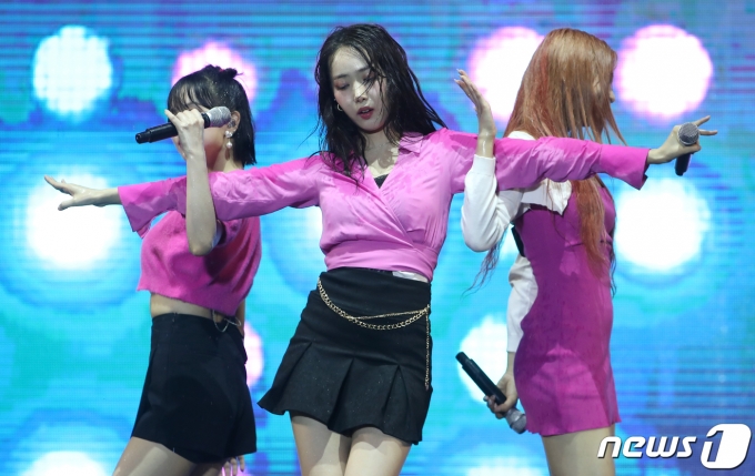 [사진] 비에 젖은 신비