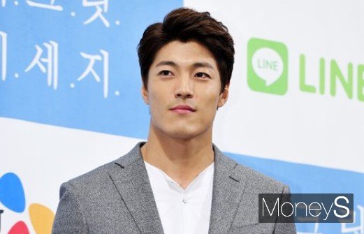 배우 이재윤이 오는 11월 비연예인 여성과 부부의 연을 맺는다. 사진은 지난 2015년 10월 서울 강남구 임피리얼 팰리스 서울에서 열린 웹 드라마 '시크릿 메세지'제작발표회에서의 배우 이재윤. /사진=임한별 기자