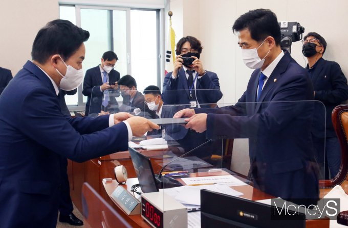 [머니S포토] 주택수급 등 관련 2022 국회 국토위 국감