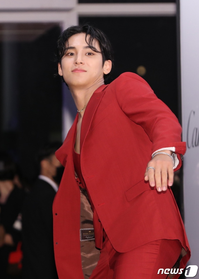[사진] 세븐틴 민규, 만화찢고 서울웨이브로