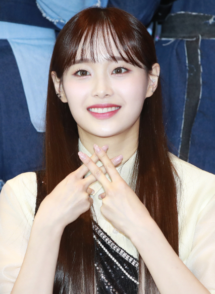 걸그룹 이달의 소녀 멤버 츄 폭식 스트레스를 고백했다. 사진은 2020년 2월20일 오후 서울 마포구 상암동 CJ ENM센터에서 열린 Mnet '엠카운트다운' 리허설에 참석해 포즈를 취하고 있는 츄./사진=뉴스1