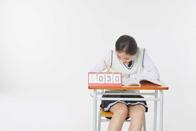 30일 앞으로 다가온 수능. 긴장하고 있을 수험생들을 위해 교육업체들이 대비 전략을 소개했다./사진=이미지투데이