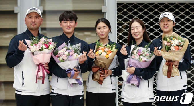 [사진] 대한민국 양궁 간판들 '양궁 월드컵 마치고 귀국'