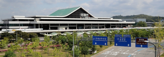 코로나19로 중단됐던 김포~일본 오사카와 타이완 타이베이가 운행을 재개한다./사진=한국공항공사