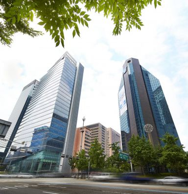 중소기업의 76.7%가 올해 경영상황이 지난해와 동일하거나 부진할 것이라고 봤다. 사진은 서울 중구에 위치한 기업은행 본점 전경./사진=기업은행