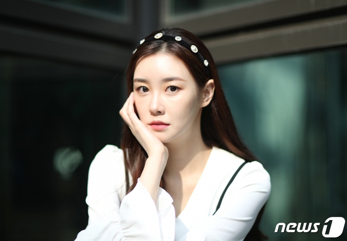 2022년 미스코리아 眞 이승현이 9일 오전 서울 종로구 뉴스1 사옥에서 열린 인터뷰에 앞서 포즈를 취하고 있다. ⓒ News1 권현진 기자