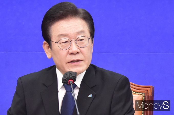 이재명 더불어민주당 대표가 16일 '범정부 태스크포스(TF)'에 이상민 행정안전부 장관이 단장을 맡은 것을 두고 국가의 책임이 실종됐다고 정부를 향해 비판했다. 사진은 지난 9일 서울 여의도 국회에서 열린 최고위원회 회의에서 발언하는 이 대표. /사진=임한별 기자