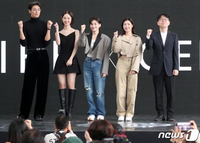 배우 김영광(오른쪽부터)과 강해림, 김용지, 김수연, 정지우 감독/뉴스1 ⓒ News1