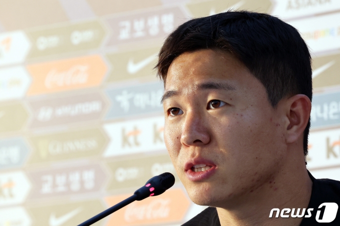 [사진] 훈련에 앞서 인터뷰하는 권창훈
