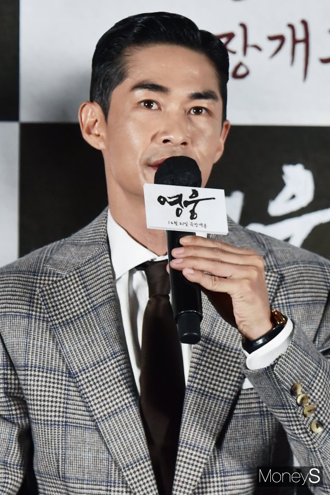 [머니S포토] 영웅 독립군 명사수 배정남 