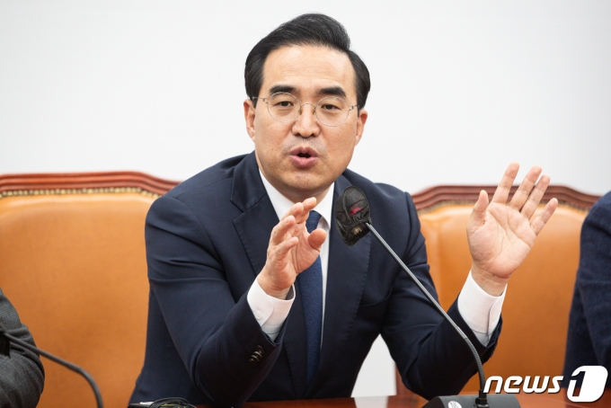 박홍근 더불어민주당 원내대표가 9일 서울 여의도 국회에서 기자간담회를 열고 여야 원내대표간 예산안 관련 협상에 대해 설명하고 있다. 2022.12.9/뉴스1 ⓒ News1 유승관 기자
