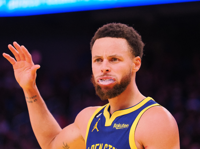 스테픈 커리가 MRI 검진 결과 몇주 동안 미국 프로농구(NBA) 경기에 출전하지 못할 것으로 전망됐다. 사진은 지난 3일(한국시각) 미국 캘리포니아주 샌프란시스코 체이스 센터에서 열린 NBA 정규경기에 출장한 커리. /사진=로이터