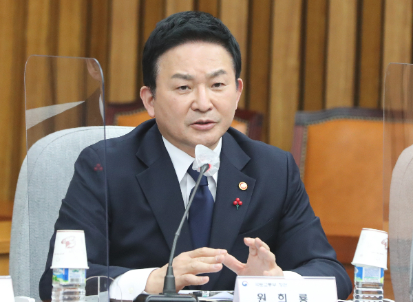 내년 3월 초로 개최될 국민의힘 전당대회에서 뚜렷한 강자가 등장하지 않자 현직 장관을 향한 차출설이 제기되고 있다. 사진은 지난 20일 서울 여의도 국회에서 열린 건설현장 규제개혁 민·당·정 협의회에서 발언하는 원희룡 국토교통부 장관. /사진=뉴스1