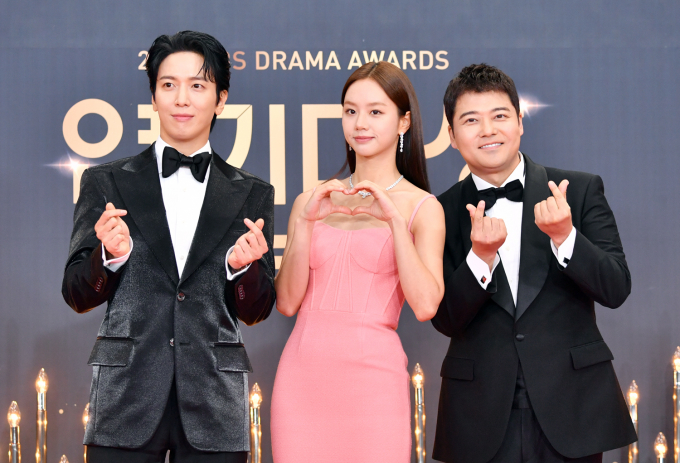 [2022 KBS 연기대상] 전현무·정용화·이혜리, 기대되는 3MC 케미 - 머니S