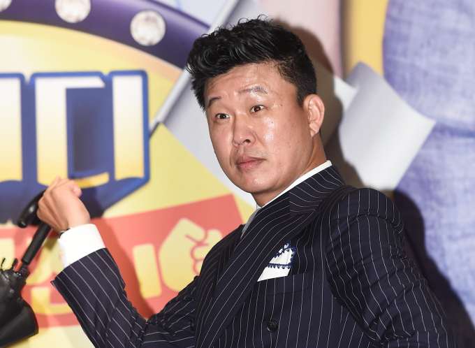 방송인 홍록기가 자신이 운영하는 웨딩업체 임금을 체불 사실을 인정했다. 사진은 지난 2016년 8월 서울 여의도 콘래드 스튜디오123에서 열린 MBN 예능프로그램 '코미디 청백전-사이다' 제작발표회에 참석한 방송인 홍록기. /사진=뉴스1