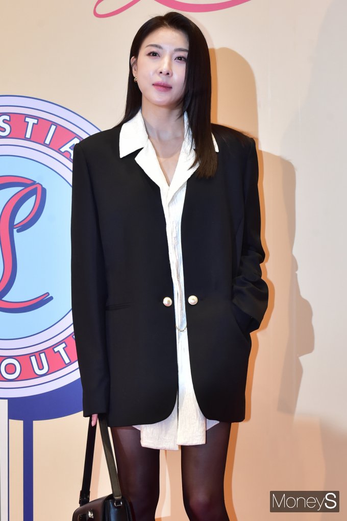 [머니S포토] 하지원, 롱코트입고 우아한 자테