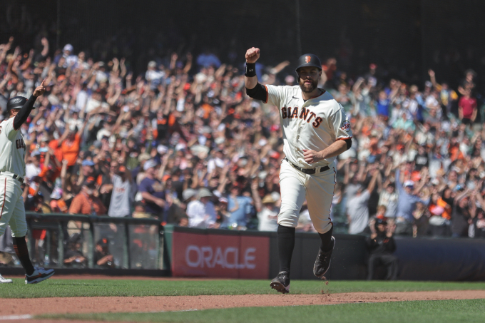 미국프로야구 메이저리그(MLB) 샌프란시스코에서만 뛰었던 브랜든 벨트가 토론토로 이적한다. /사진= 로이터