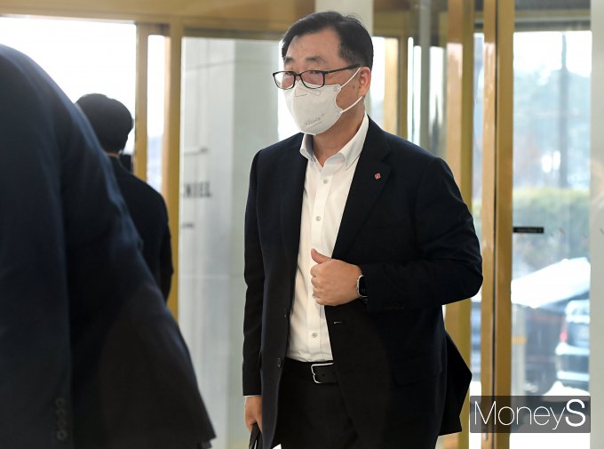 [머니S포토] 박현철 롯데건설 부회장, 사장단 회의 참석
