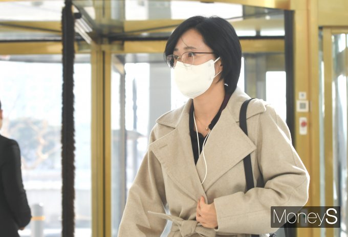 [머니S포토] 김혜주 대표, 사장단 회의 참석